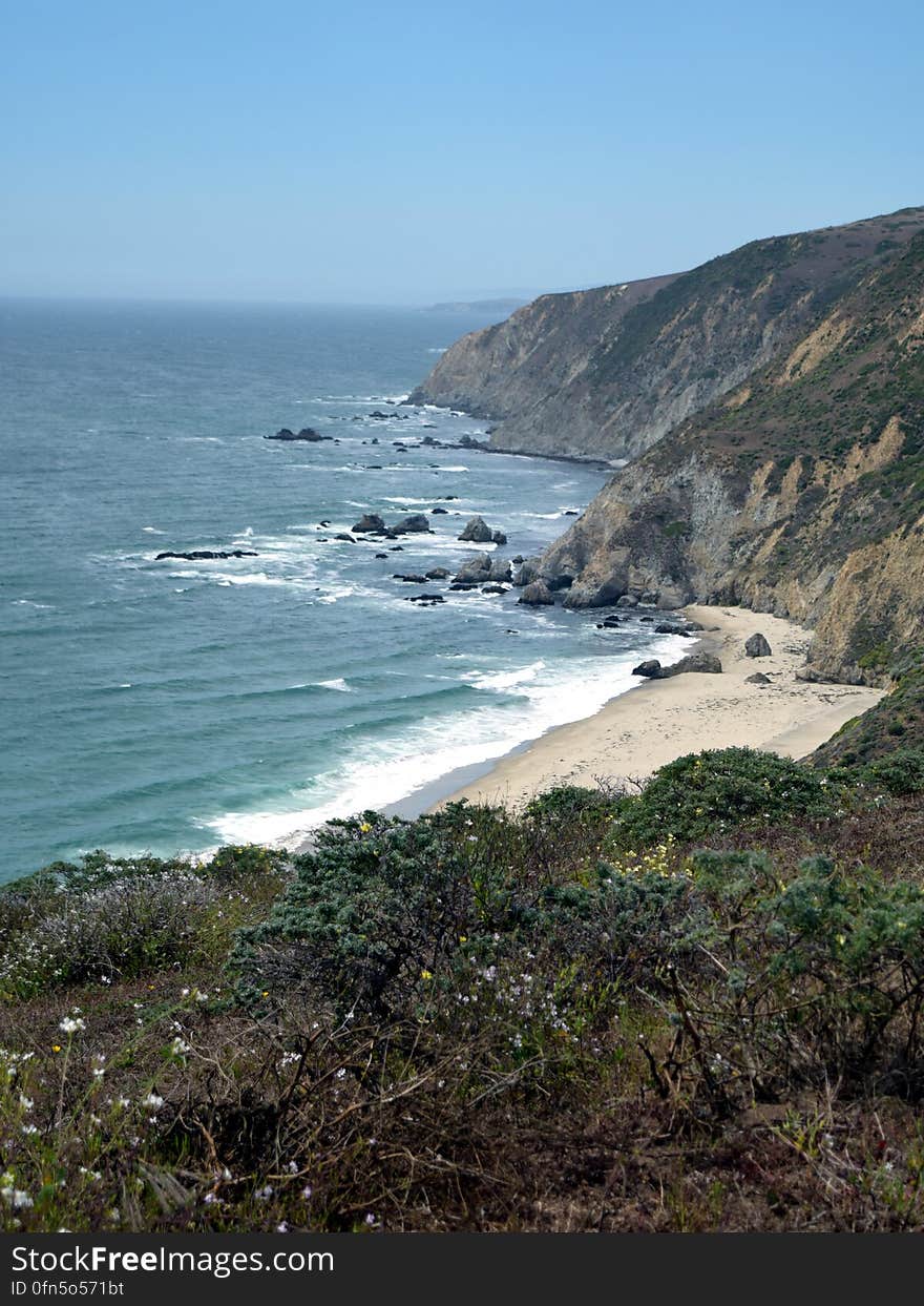 The Tomales Point Trail in Point Reyes National Seashore offers grand views of the Pacific Ocean and its shoreline. The Tomales Point Trail in Point Reyes National Seashore offers grand views of the Pacific Ocean and its shoreline.