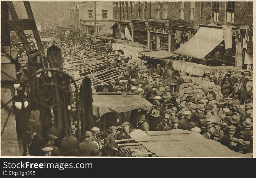 Petticoat Lane, London Photogravure by Donald Macleish from Wonderful London by St John Adcock, 1927. Middlesex Street is still known by its old name of Petticoat Lane. Some of the goods offered for an amazingly low price on a Sunday morning are not above suspicion of being stolen, and you may buy a watch at one end of the street and see it for sale again by the time you reach the other. More at www.wonderfullondon.tumblr.com/