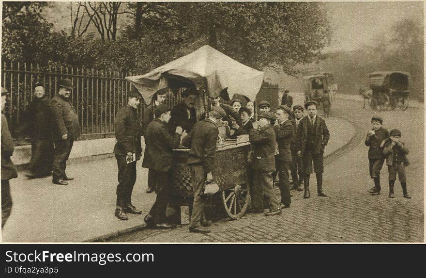 ice cream seller Photogravure by Donald Macleish from Wonderful London by St John Adcock, 1927. A son of Italy does a brisk trade in frozen something or other. More at www.wonderfullondon.tumblr.com/