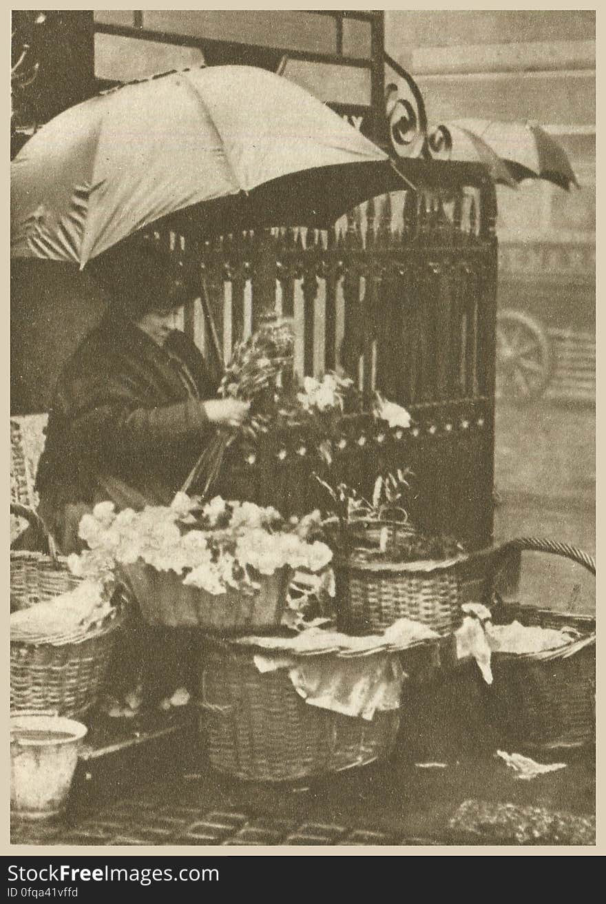 London, 1920s Photogravure by Donald Macleish from Wonderful London by St John Adcock, 1927. At Piccadilly Circus the flower seller is to be observed in her most prosperous state. At one time the flower sellers of London dealt for the lost-part in buttonholes, because the City clientele was almost exclusively male. Now cut flowers are on sale as a sign of feminine custom. More at www.wonderfullondon.tumblr.com/