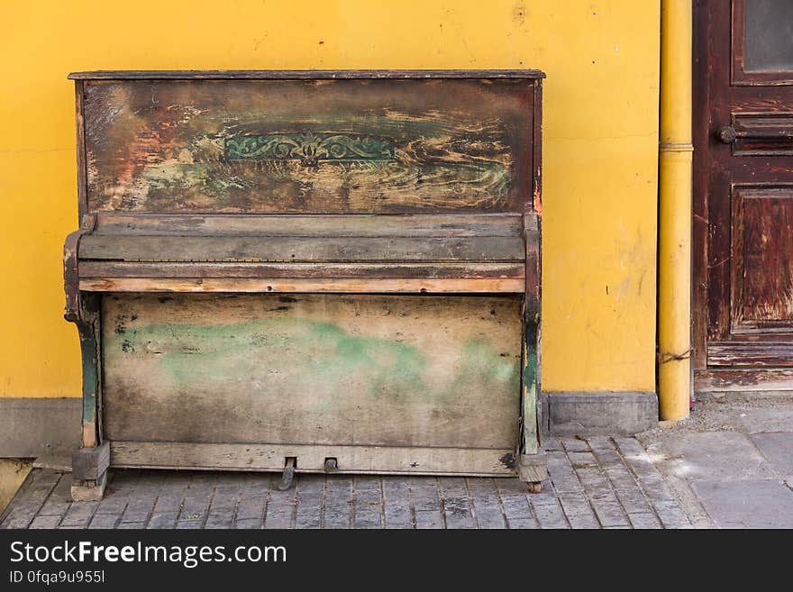 Old Piano