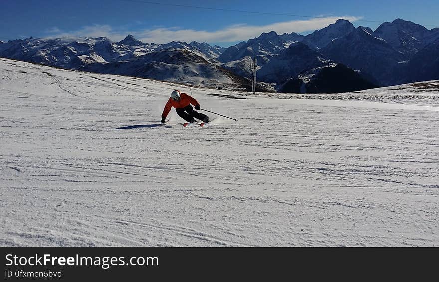 Piste, Mountain Range, Mountainous Landforms, Skiing