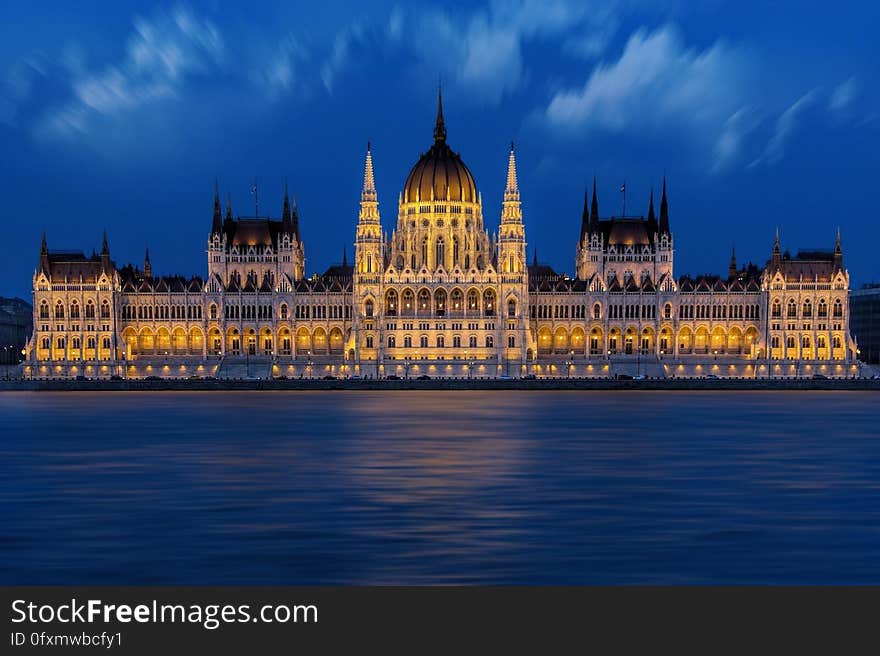 Landmark, Sky, Tourist Attraction, Dusk