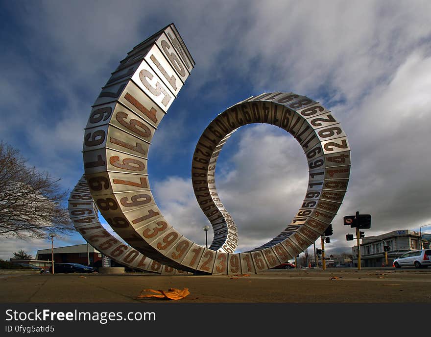 ï»¿Anton Parsons Passing Time sculpture Passing Time is by Auckland-based sculptor Anton Parsons, a graduate of the University of Canterburyâ€™s School of Fine Arts. The work consists of a twisting ribbon of randomly linked boxes - with each box depicting one of the years between 1906 &#x28;founding of CPIT&#x29; and 2010 &#x28;the date of the sculptureâ€™s installation&#x29;. The work can be walked around, walked through, touched and sat on. â€œThe winding form of the sculpture â€“ placed on a street within the original 1851 grid plan commissioned by the Canterbury Association for their new settlement â€“ is also a nod to the winding Avon River, an irregular feature of the landscape over which a street grid was placed,â€ says Anton Parsons. ï»¿Anton Parsons Passing Time sculpture Passing Time is by Auckland-based sculptor Anton Parsons, a graduate of the University of Canterburyâ€™s School of Fine Arts. The work consists of a twisting ribbon of randomly linked boxes - with each box depicting one of the years between 1906 &#x28;founding of CPIT&#x29; and 2010 &#x28;the date of the sculptureâ€™s installation&#x29;. The work can be walked around, walked through, touched and sat on. â€œThe winding form of the sculpture â€“ placed on a street within the original 1851 grid plan commissioned by the Canterbury Association for their new settlement â€“ is also a nod to the winding Avon River, an irregular feature of the landscape over which a street grid was placed,â€ says Anton Parsons.