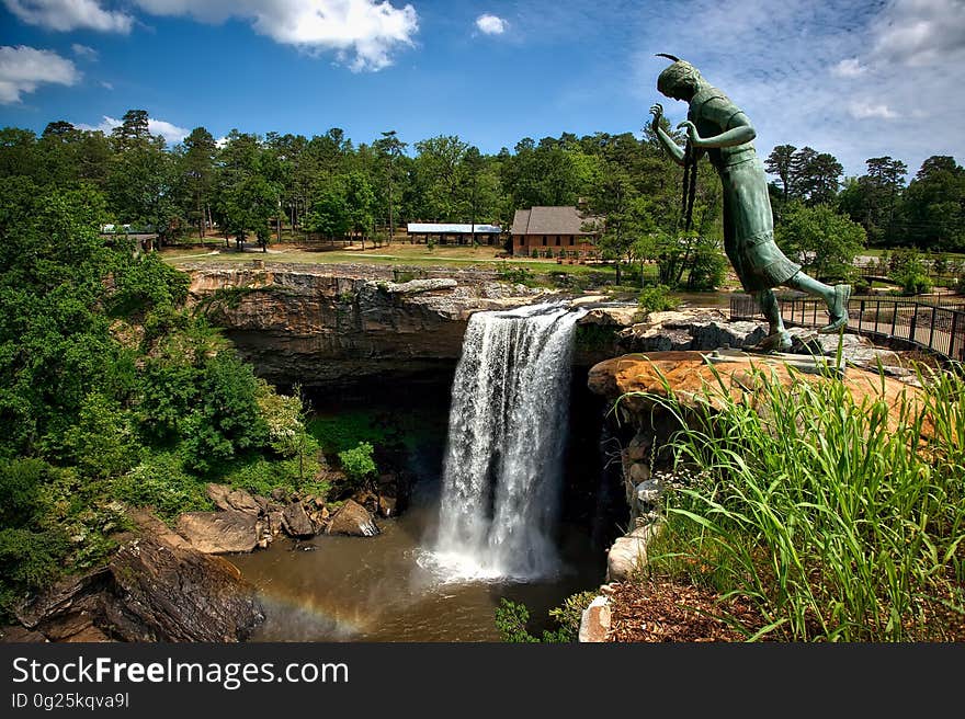 Noccalula Falls in the Noccalula Falls Park in Gadsden, Alabama, United States.