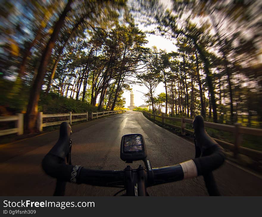 Paseo matinal en bici que termina en el Faro de Cabo Mayor. Paseo matinal en bici que termina en el Faro de Cabo Mayor