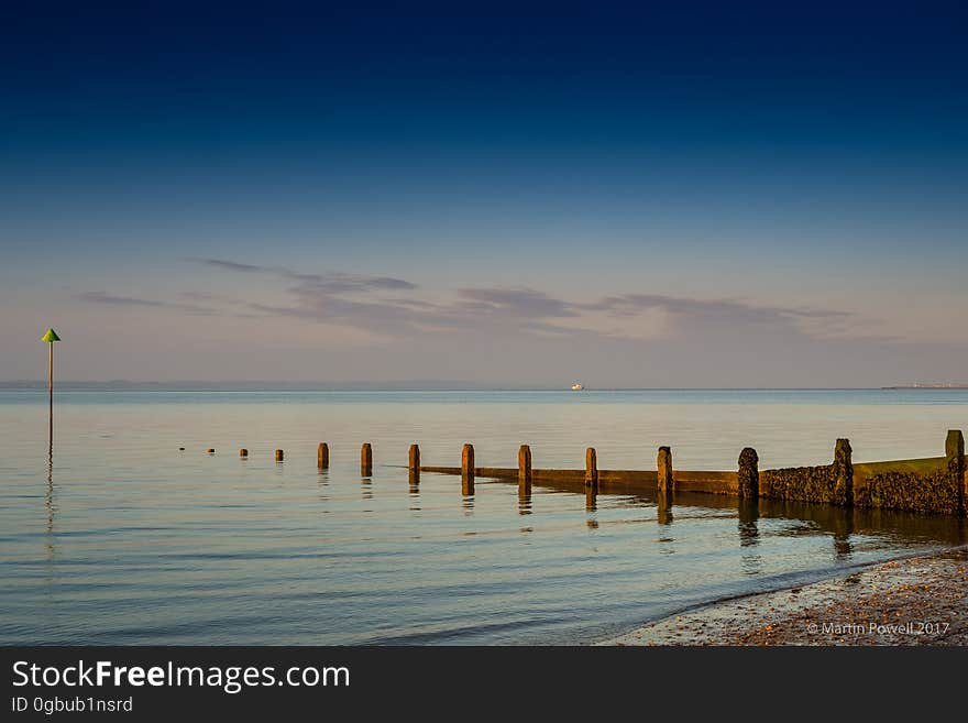 River Thames &#x28;Estuary&#x29; Southend on Sea, Essex at Sunrise unsplash.com/@cozy6127. River Thames &#x28;Estuary&#x29; Southend on Sea, Essex at Sunrise unsplash.com/@cozy6127