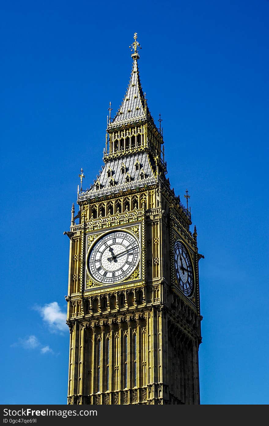 The Elizabeth tower and Big Ben of the Palace of Westminster in London, England.