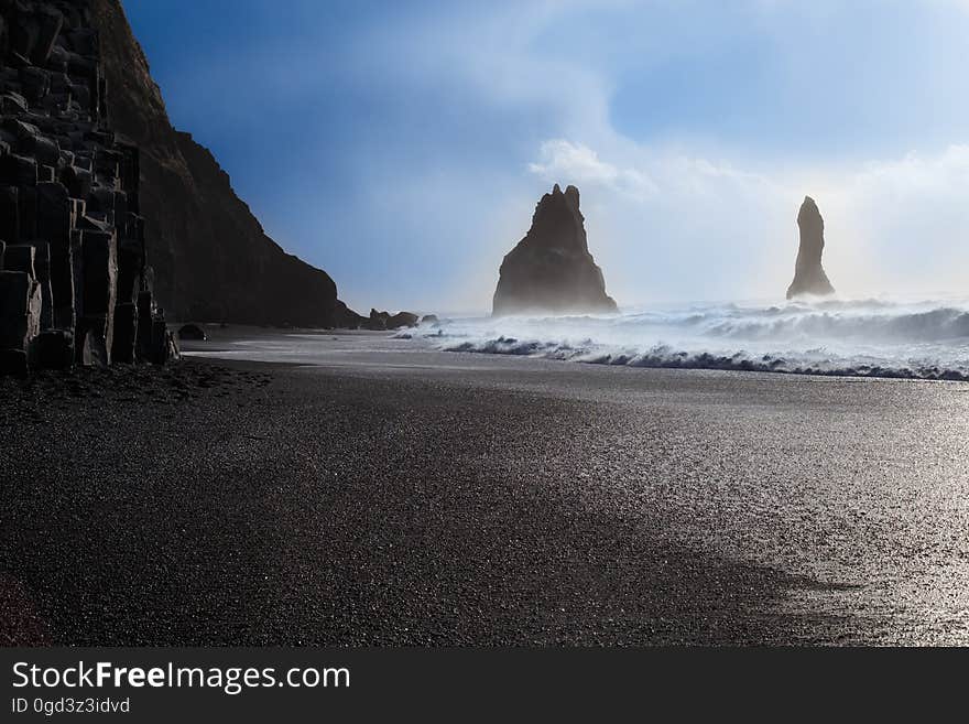 Reynisfjara Black Sand Beach &#x28;Vík, Iceland&#x29;