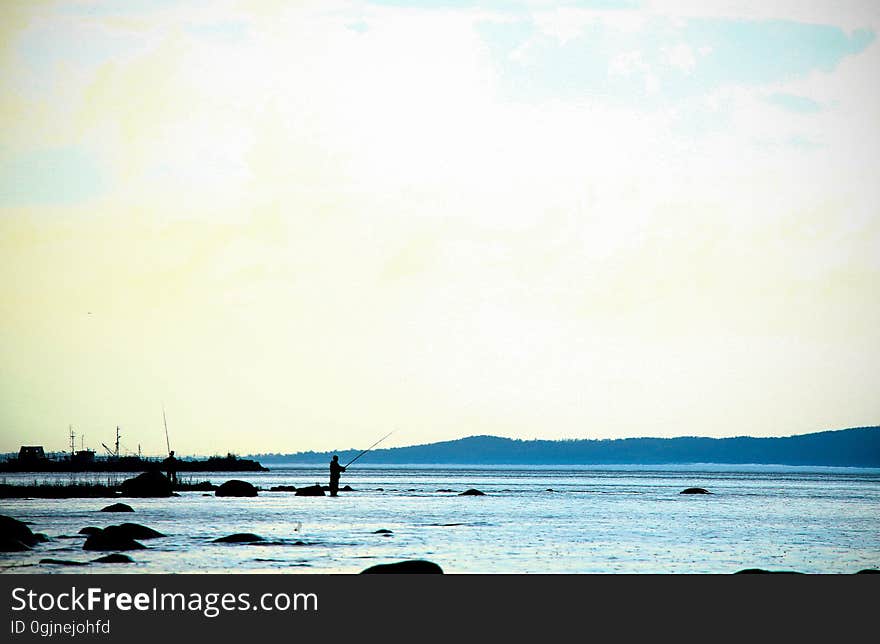 Fishermen on the lake