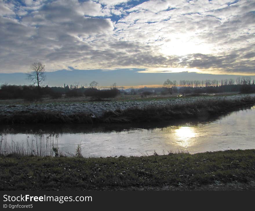 Water, Cloud, Sky, Plant, Atmosphere, Natural landscape