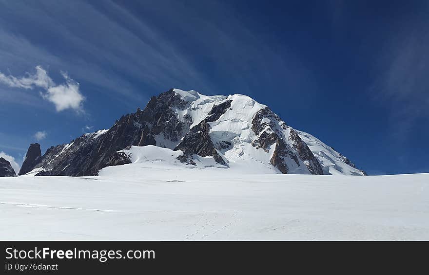 Gray and White Icy Mountain Photo during Daytime