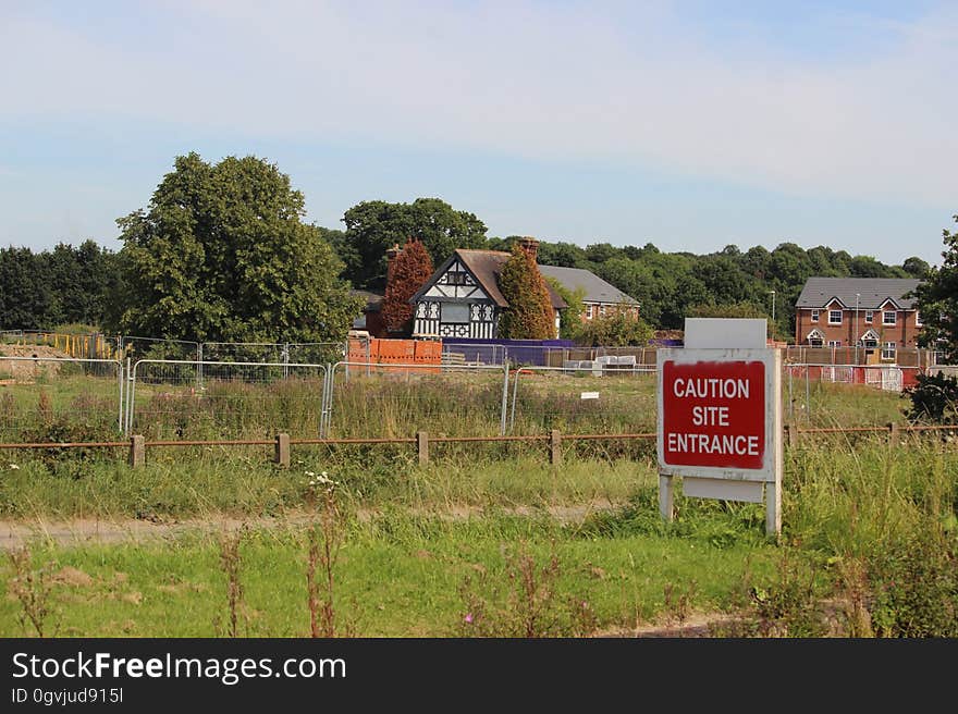 Albion Lock is a development of 371 homes ranging from two to four bedrooms including mews, semi-detached & detached homes. Albion Lock is a development of 371 homes ranging from two to four bedrooms including mews, semi-detached & detached homes.