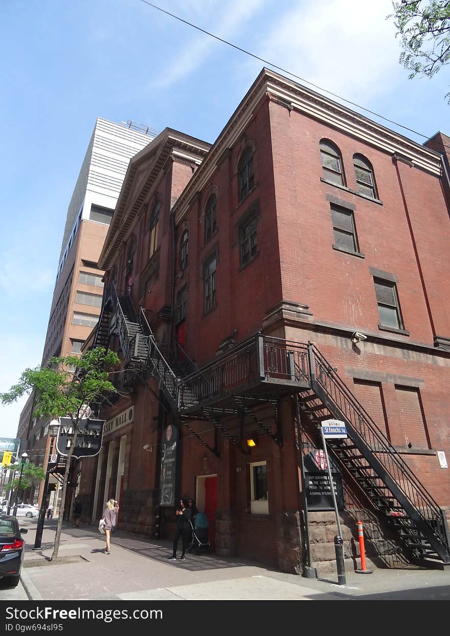 North facade of Massey Hall, 2017 06 28 -b