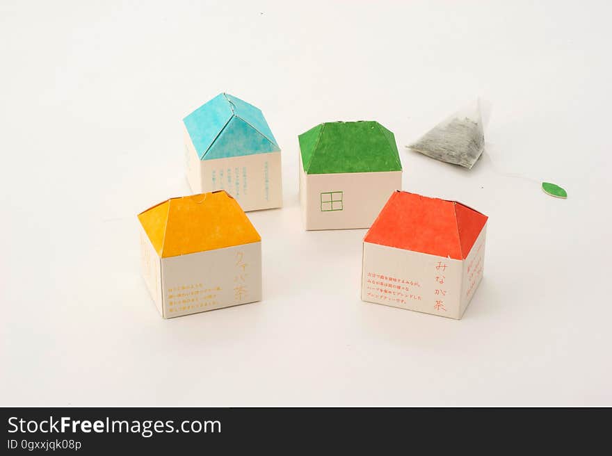 Product, Rectangle, Packing materials, Creative arts, Art, Material property