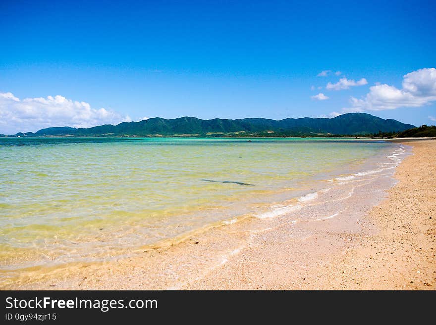 Water, Cloud, Sky, Mountain, Blue, Azure