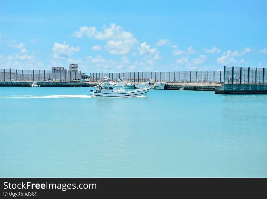 Water, Sky, Cloud, Water resources, Building, Blue