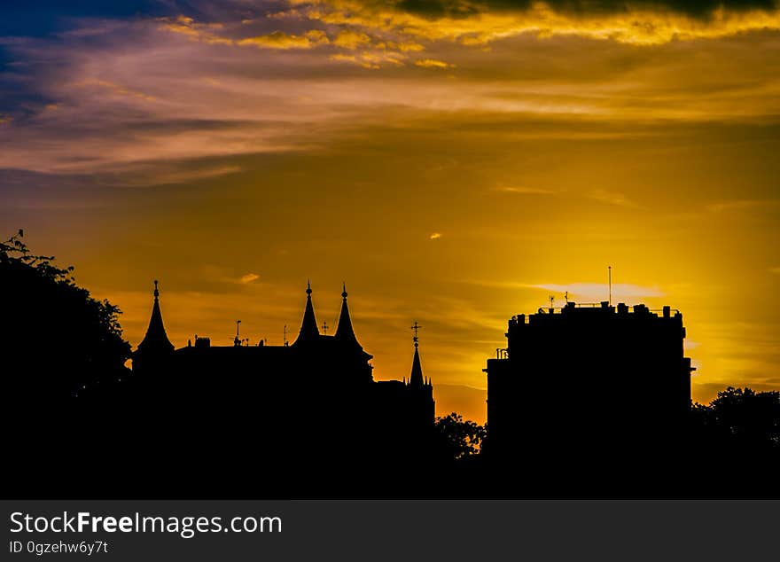 Sky, Afterglow, Skyline, Landmark