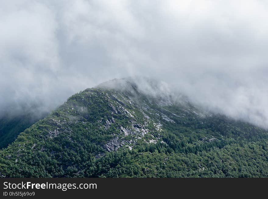 Green Mountain during Daytime