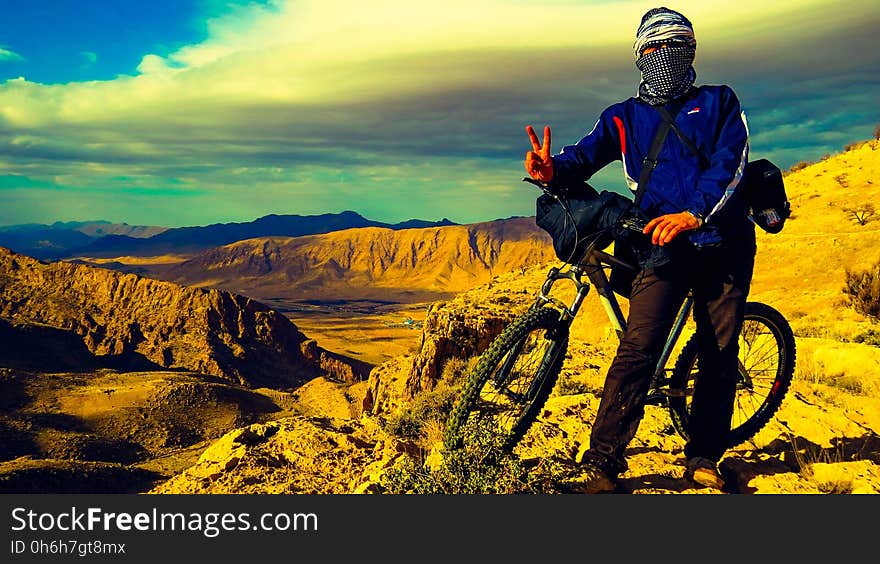 Sky, Cloud, Bicycle, Tire, Wheel, Vehicle