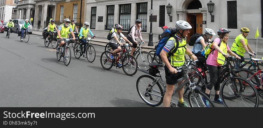 Camden Cyclists take Cyclists from Sidings Community Centre and Swiss Cottage to the London FreeCycle 29th July 2017. Camden Cyclists take Cyclists from Sidings Community Centre and Swiss Cottage to the London FreeCycle 29th July 2017