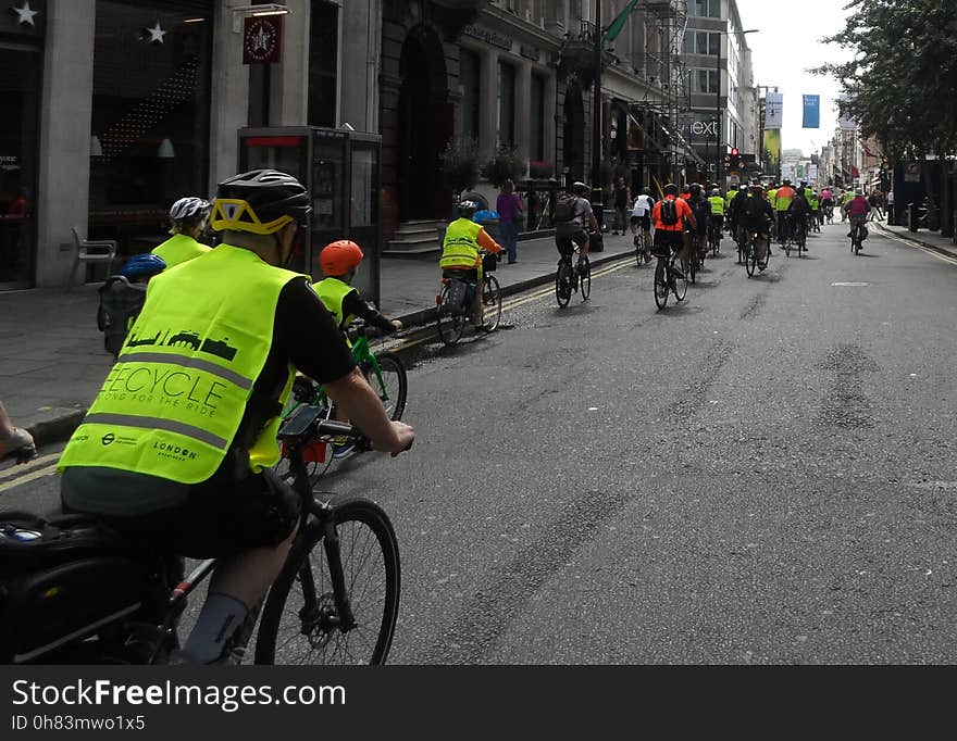 Camden Cyclists take Cyclists from Sidings Community Centre and Swiss Cottage to the London FreeCycle 29th July 2017. Camden Cyclists take Cyclists from Sidings Community Centre and Swiss Cottage to the London FreeCycle 29th July 2017