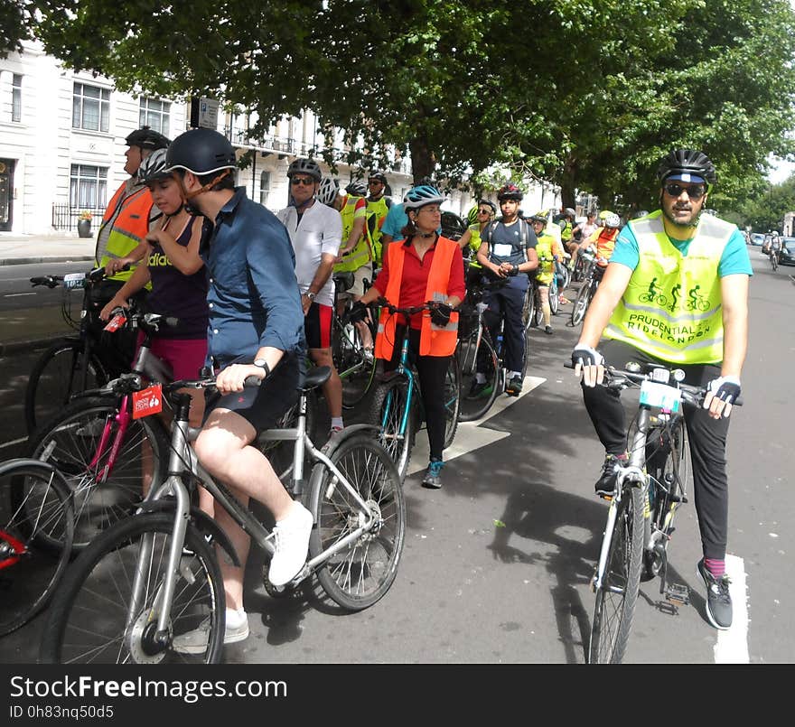 Camden Cyclists take Cyclists from Sidings Community Centre and Swiss Cottage to the London FreeCycle 29th July 2017. Camden Cyclists take Cyclists from Sidings Community Centre and Swiss Cottage to the London FreeCycle 29th July 2017