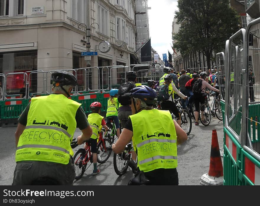 Camden Cyclists take Cyclists from Sidings Community Centre and Swiss Cottage to the London FreeCycle 29th July 2017. Camden Cyclists take Cyclists from Sidings Community Centre and Swiss Cottage to the London FreeCycle 29th July 2017