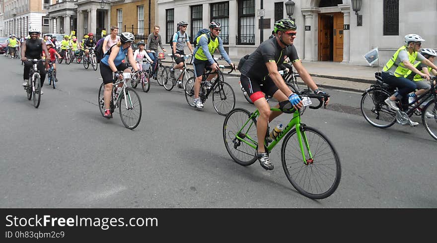 Camden Cyclists take Cyclists from Sidings Community Centre and Swiss Cottage to the London FreeCycle 29th July 2017. Camden Cyclists take Cyclists from Sidings Community Centre and Swiss Cottage to the London FreeCycle 29th July 2017