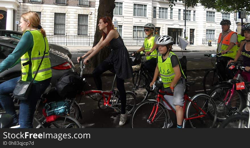 Camden Cyclists take Cyclists from Sidings Community Centre and Swiss Cottage to the London FreeCycle 29th July 2017. Camden Cyclists take Cyclists from Sidings Community Centre and Swiss Cottage to the London FreeCycle 29th July 2017