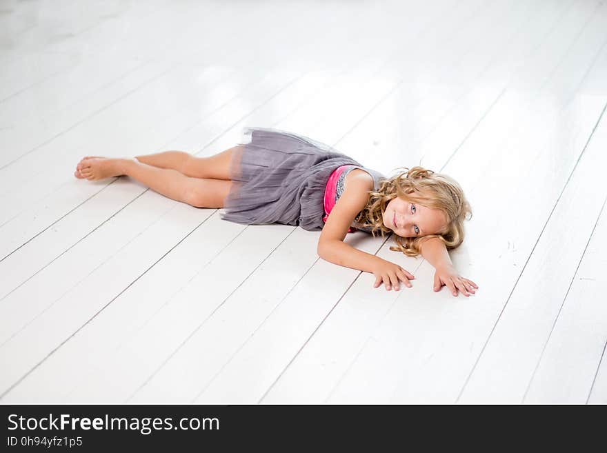 Photograph, Floor, Flooring, Joint