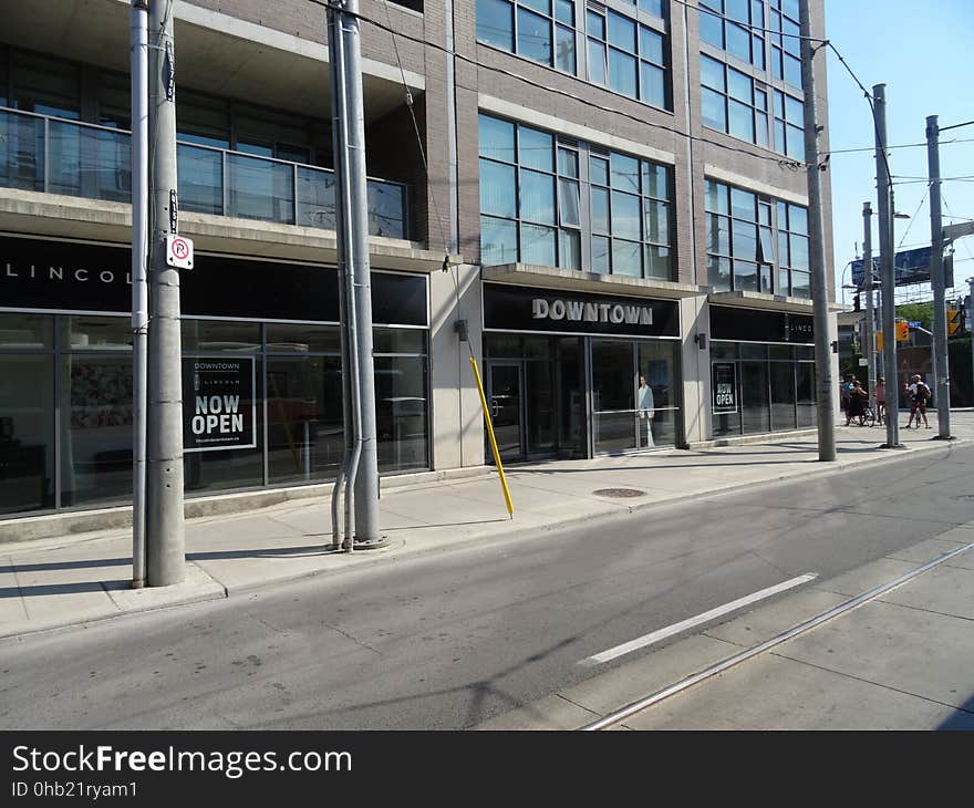 Images of the south side of King, from a window of a westbound 504 King streetcar, 2016 06 19 &#x28;33&#x29;