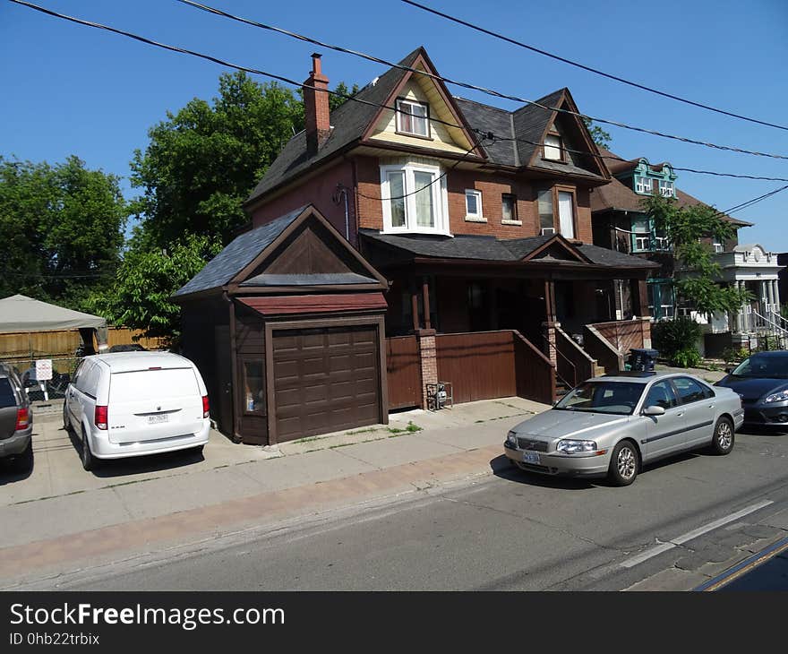 Images of the east side of Broadview, from a window a southbound 504 King streetcar, 2016 06 19 &#x28;23&#x29;