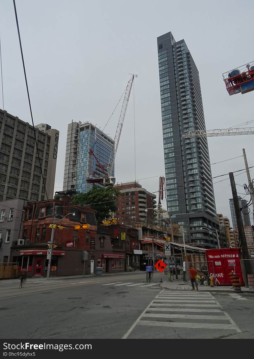 New construction, on Jarvis, between Shuter and Dundas, 2017 08 04 -c