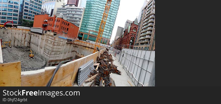 Panorama of the excavation at Victoria and Richmond, 2017 08 22 -b