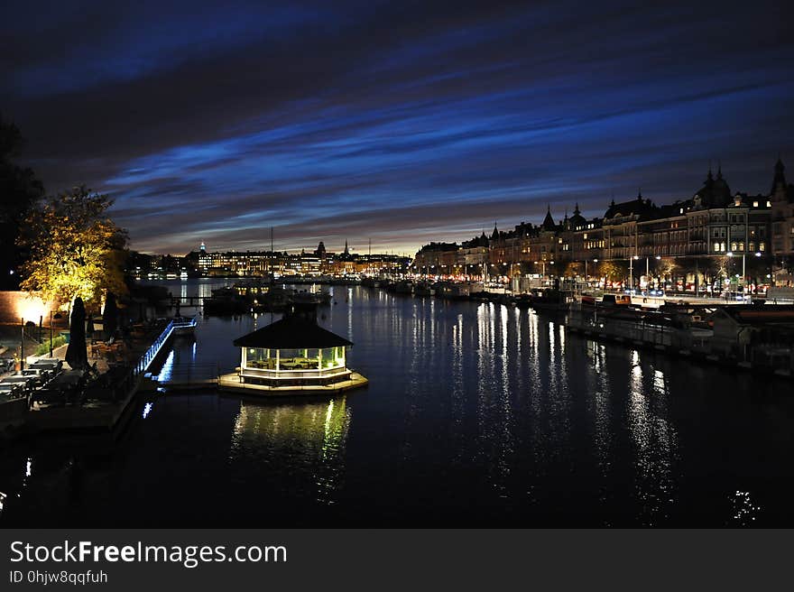 Reflection, Waterway, Sky, Cityscape