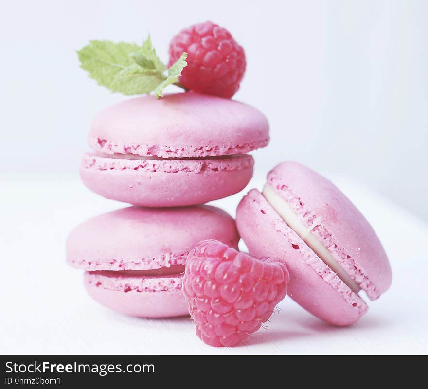 Macaroon, Sweetness, Strawberry, Dessert