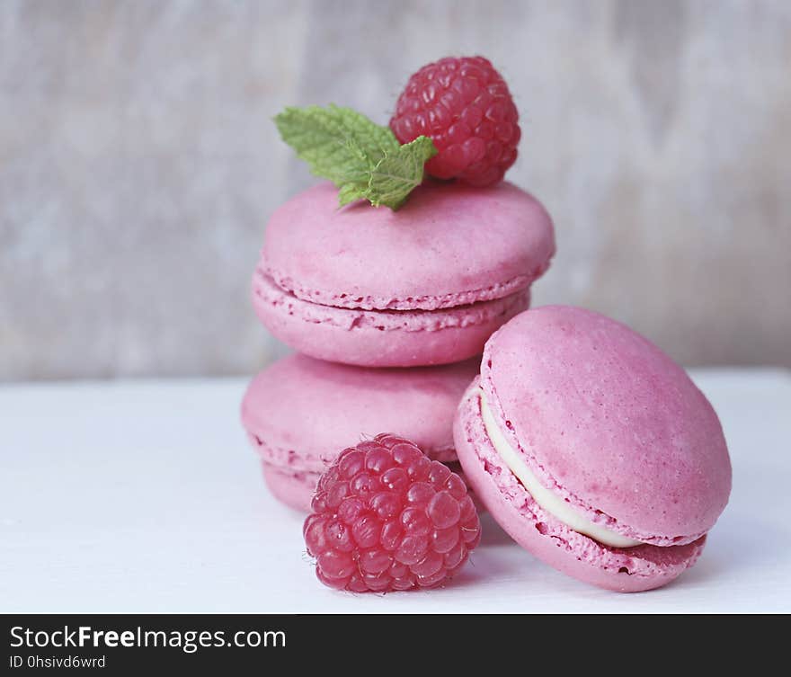 Macaroon, Dessert, Sweetness, Berry