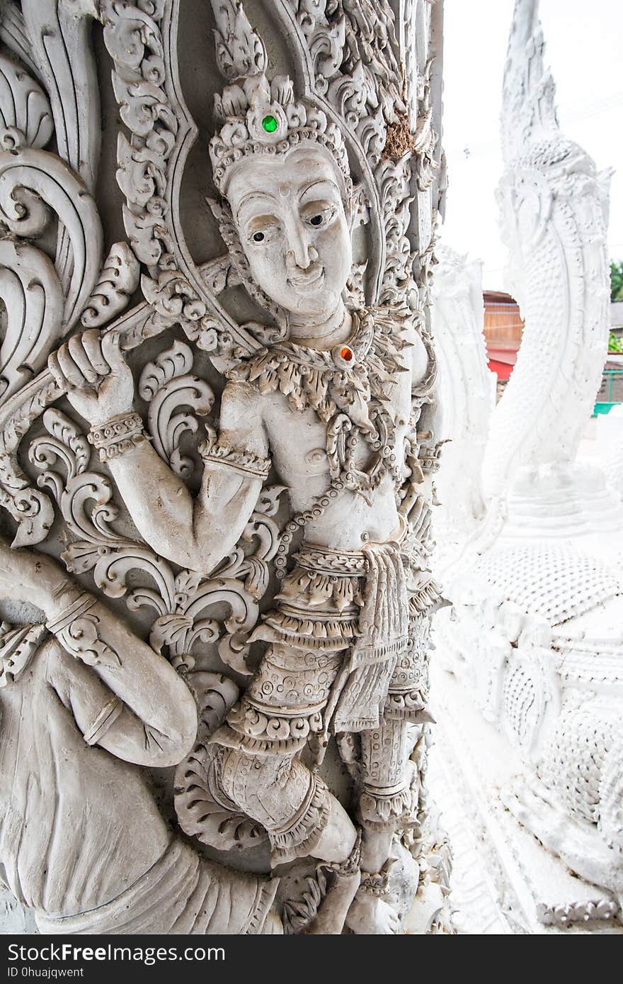 Beautiful molding art in Mingmuang temple