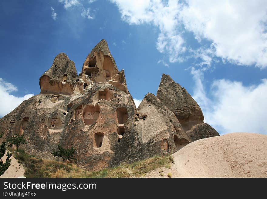 Historic Site, Sky, Rock, Badlands