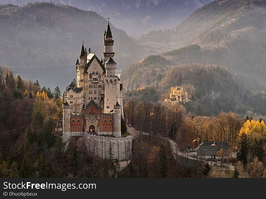 Sky, Landmark, Mountainous Landforms, Historic Site