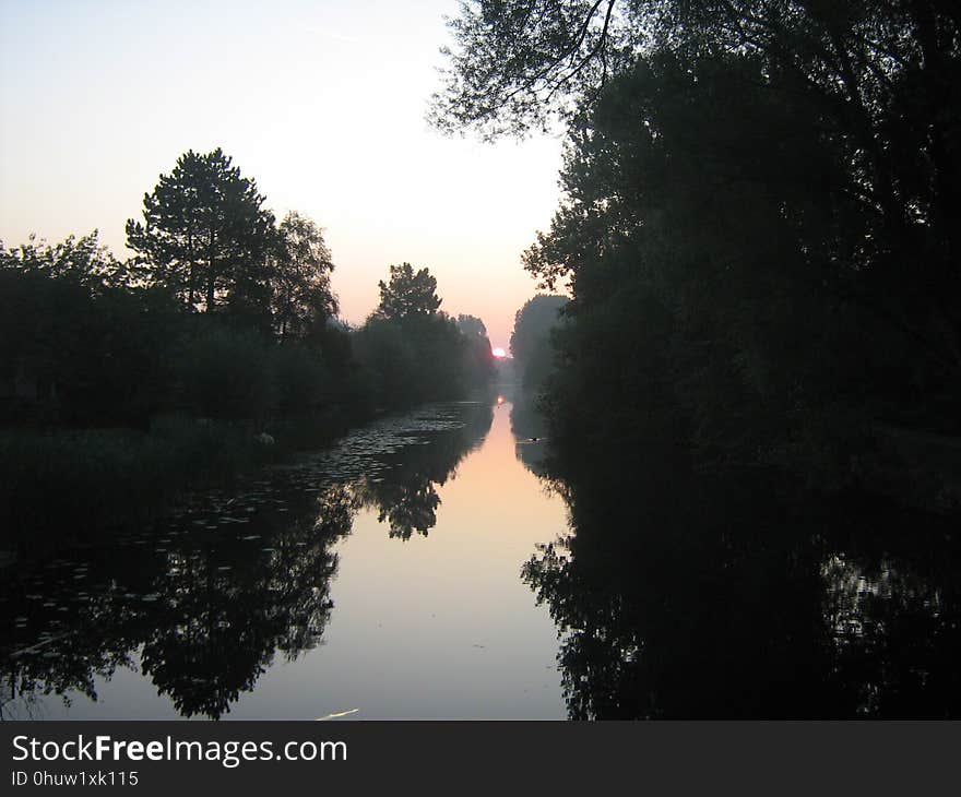 Stretch of water in Buitenveldert, Amsterdam, not long after sunrise.