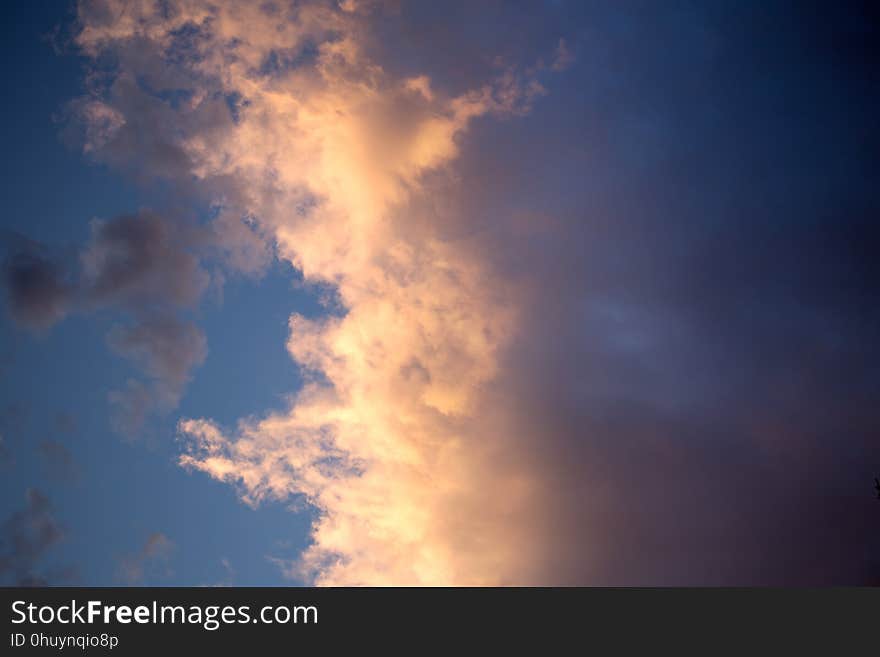 Sky, Cloud, Daytime, Atmosphere