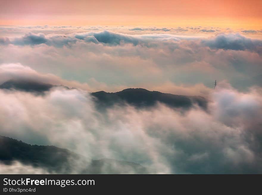 Sky, Cloud, Atmosphere, Daytime