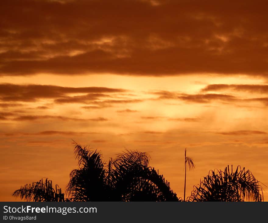 Cloud, Sky, Atmosphere, Ecoregion, Afterglow, Natural landscape