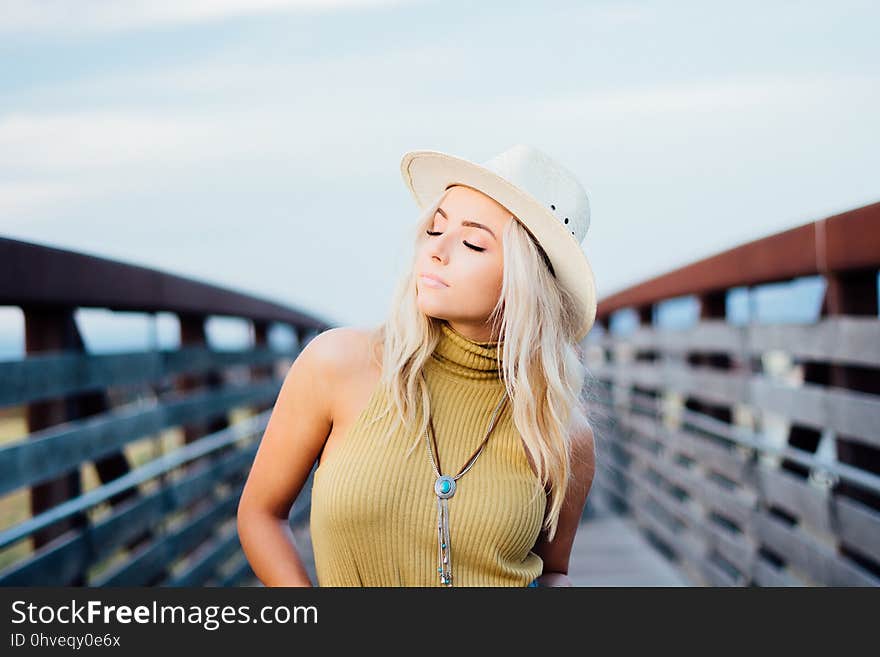 Photograph, Human Hair Color, Yellow, Beauty