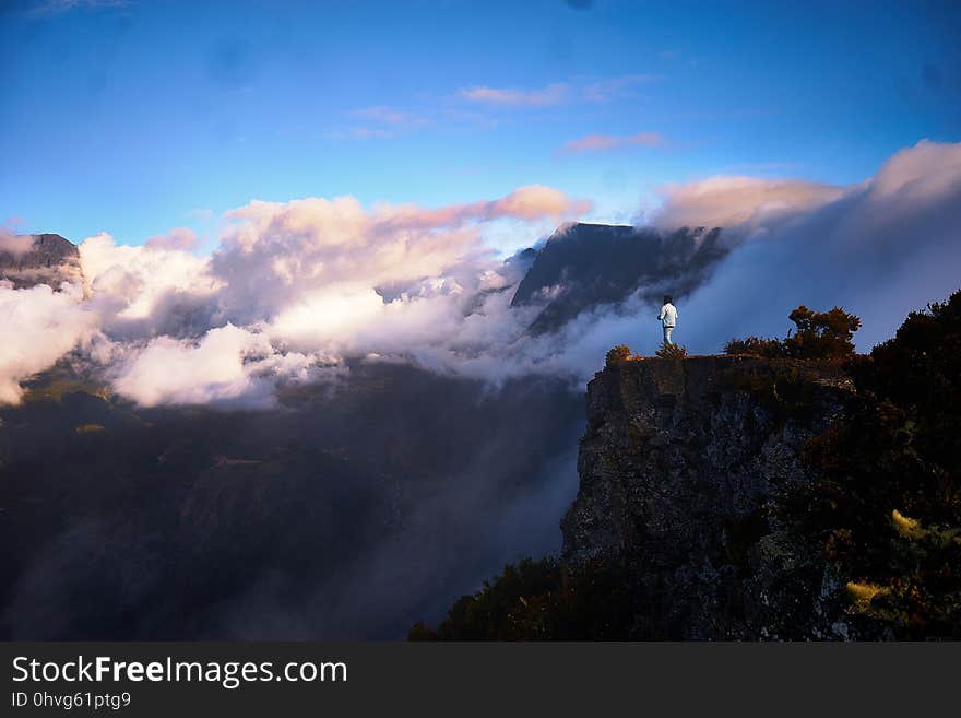 Sky, Mountainous Landforms, Cloud, Mountain