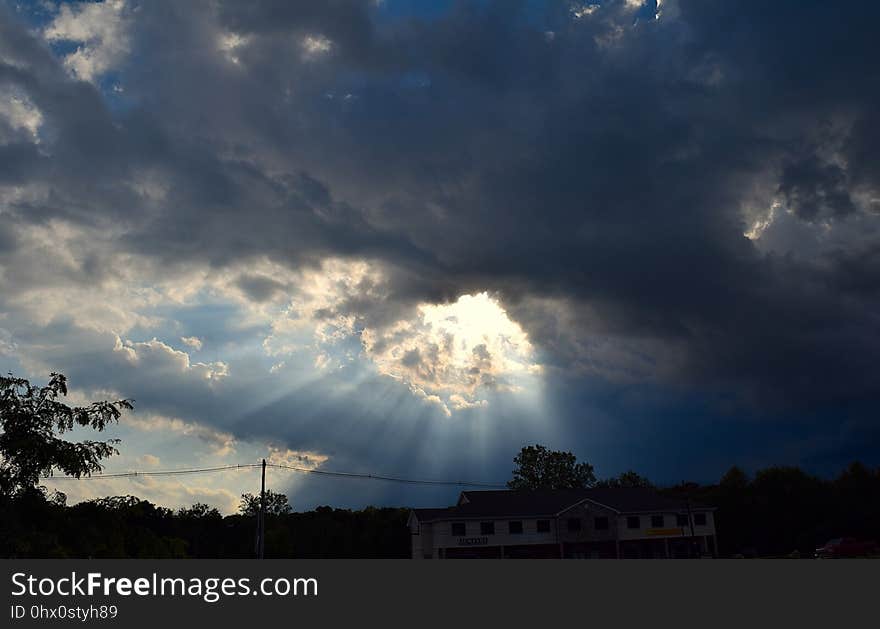 Sky, Cloud, Atmosphere, Daytime