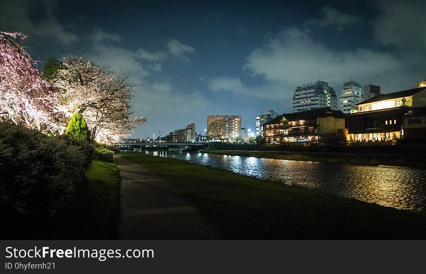 Water, Cloud, Sky, Building, Plant, Dusk