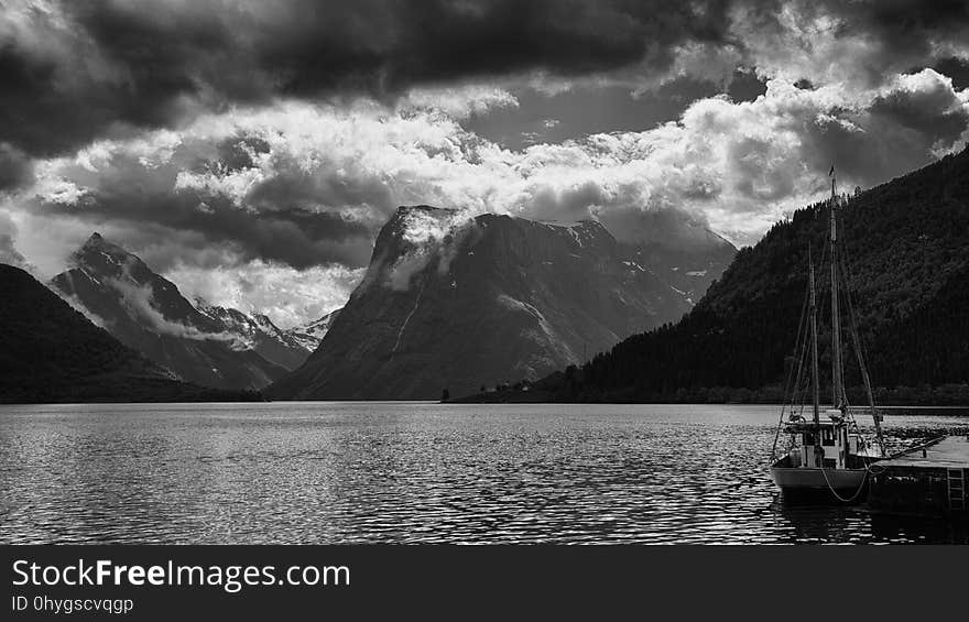 Cloud, Water, Sky, Mountain, Water resources, World